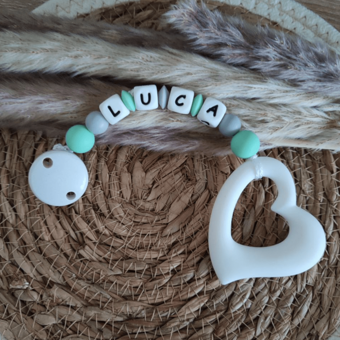 Beißkette Herz mint, hellgrau, weiß 3-min Beißkette Herz personalisiert, mint, hellgrau, weiß